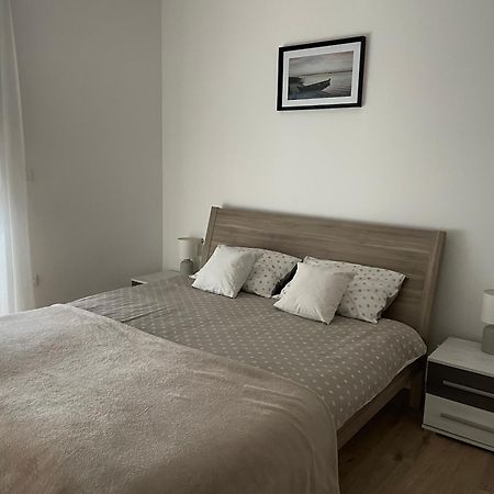Giovanna Apartment With Terrace And Free Parking 普拉 外观 照片
