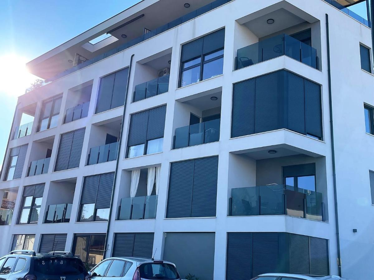 Giovanna Apartment With Terrace And Free Parking 普拉 外观 照片
