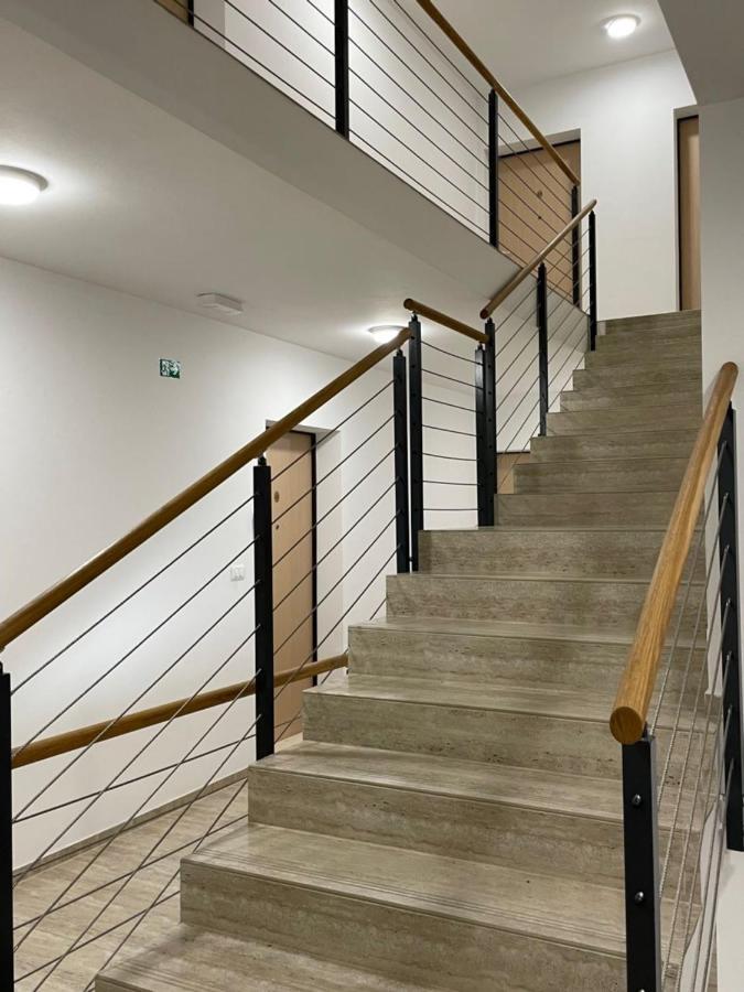 Giovanna Apartment With Terrace And Free Parking 普拉 外观 照片